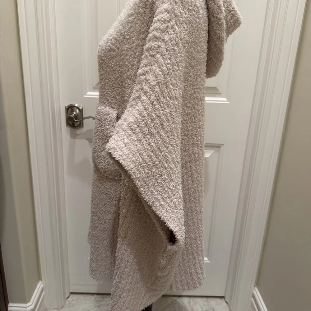 Barefoot Dreams The Cozy Women's Poncho - Picture 5 of 8